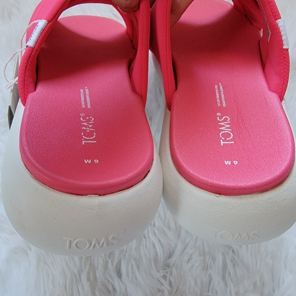 🔥SALE🔥 TOMS Women's, Alpargata Crossover Hot Pink Sandal size 8.5 - Picture 4 of 10